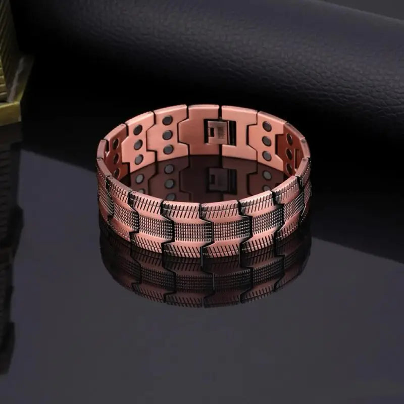 4pcs, 1 Men's magnetic bracelet+1 ring, featuring 3 rows of neodymium magnets with 99.9% pure copper structure